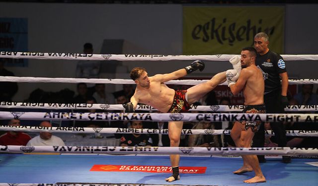 Kick-Boksun kalbi Eskişehir’de attı