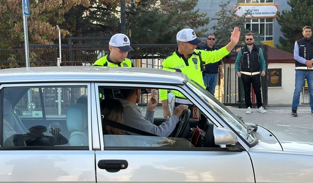 Eskişehir’de 52 okulda denetim: 342 kişinin kimliği sorgulandı