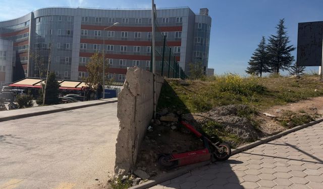 Yunus Emre Devlet Hastanesi bahçesinde dikkat çeken görüntü