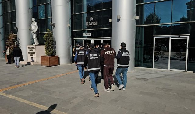Eskişehir merkezli tefecilik operasyonu: İstanbul ve Bursa’da da gözaltılar var