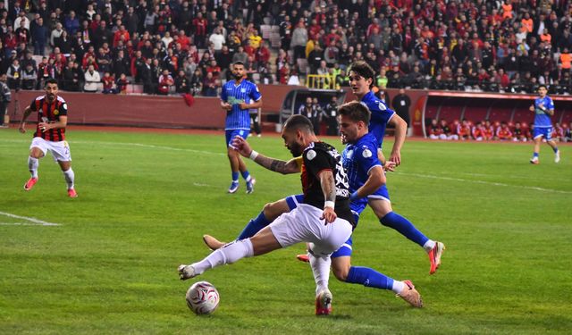 Eskişehirspor liderin takıldığı haftada kazanamadı