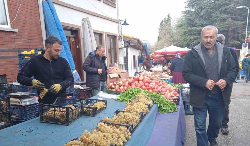 Eskişehir’de üzüm pazar tezgâhlarına veda ediyor