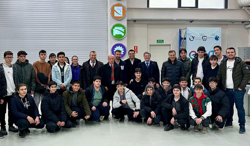 Eskişehirli öğrenciler Türkiye'nin ilk Teknoparkını gezdi