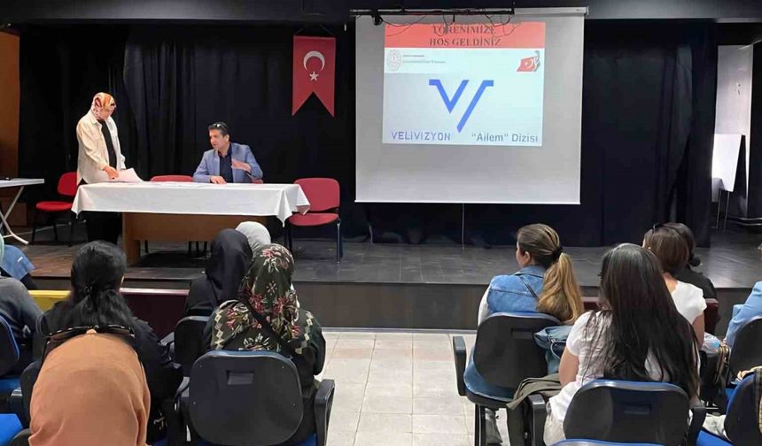 Velilere ‘Velivizyon’ teşekkür belgeleri takdim edildi