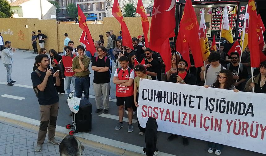 Eskişehir'de TKP’li gençlerden pankartlı yürüyüş
