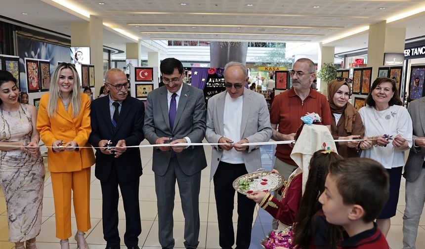 Minik eller ebru sanatıyla kültürel mirası canlandırdı