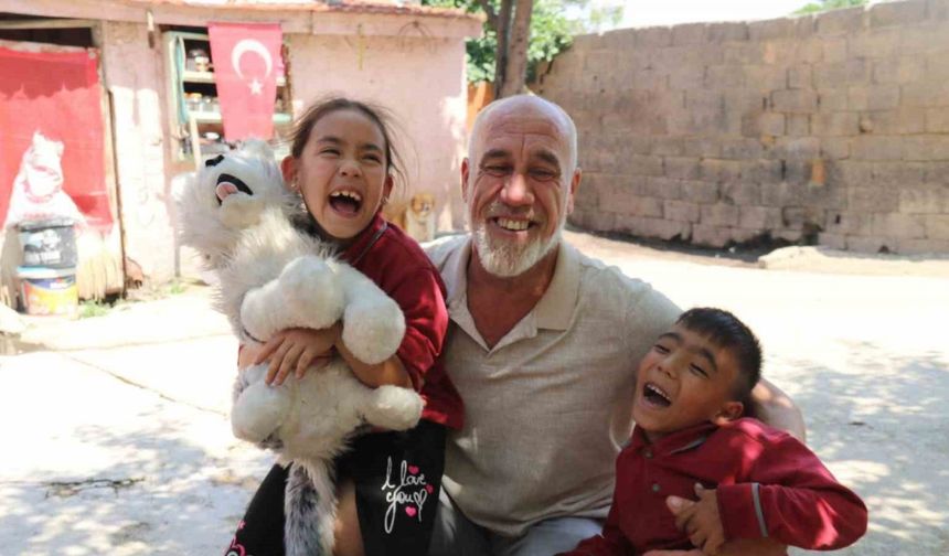 Oğlunun "Annem neden gelmiyor" sorusuna yutkunarak "Gelecek" diyor