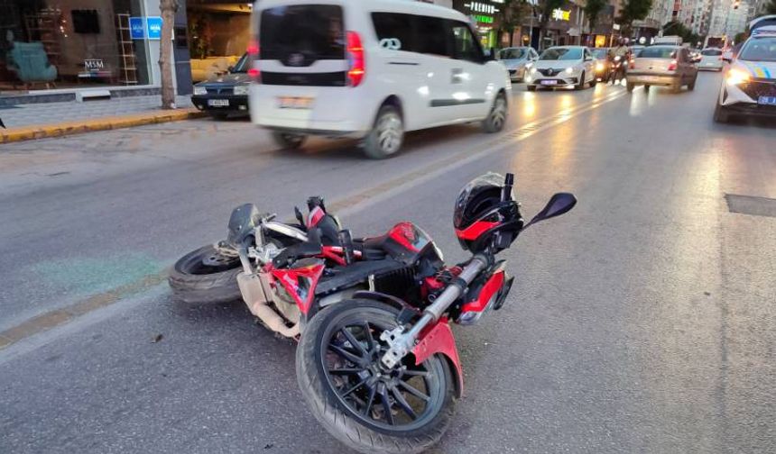 Eskişehir'de sürücü U dönüşü yapacakken kaza yaptı!