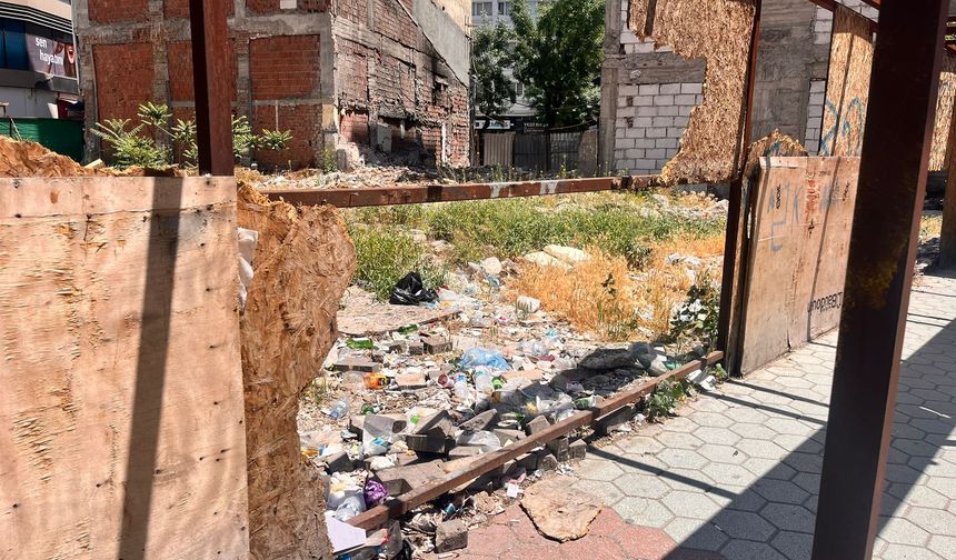 Eskişehir'in göbeğindeki tehlike yaratan o alanı kimse görmüyor mu?