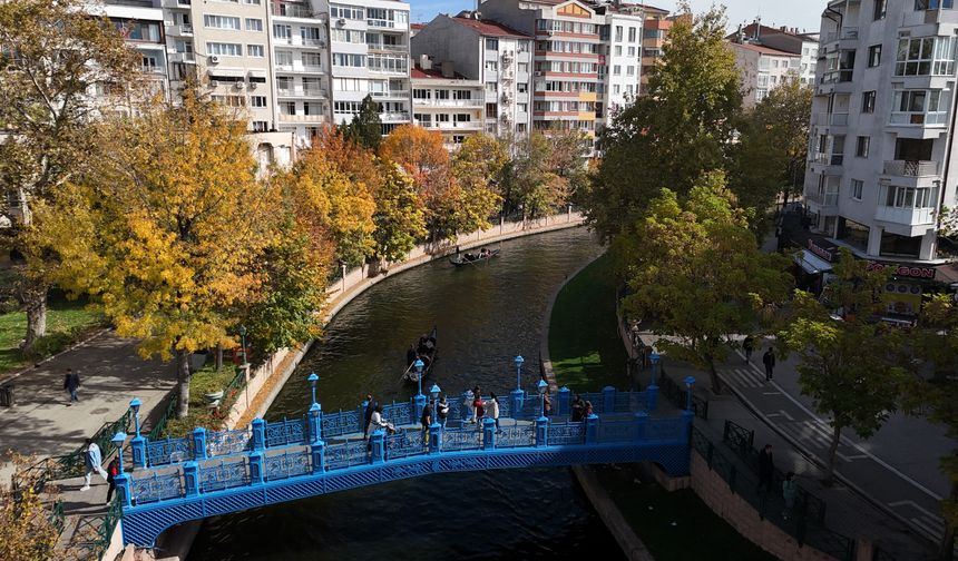 Eskişehir’de sonbahar renkleri kartpostallık manzaralar oluşturdu