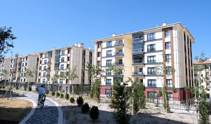 Gürhan Albayrak'tan TOKİ paylaşımı: Eskişehir'de 6 bin konut yolda!