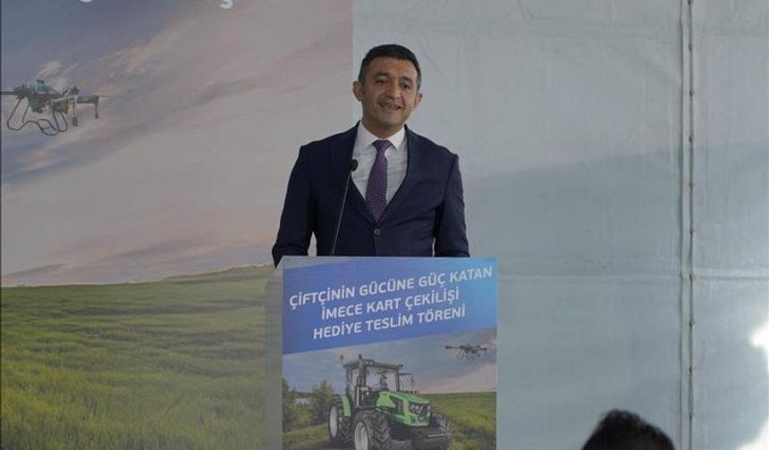 İş Bankası kampanyasında kazanan çiftçiler ödüllerini aldı