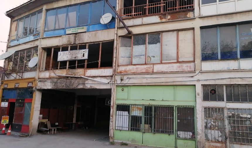 Eskişehir'in merkezindeki meşhur pasaj, çöktü çökecek