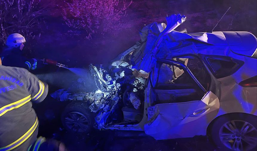 Afyon'da feci kaza: Otomobil sürücüsü hayatını kaybetti