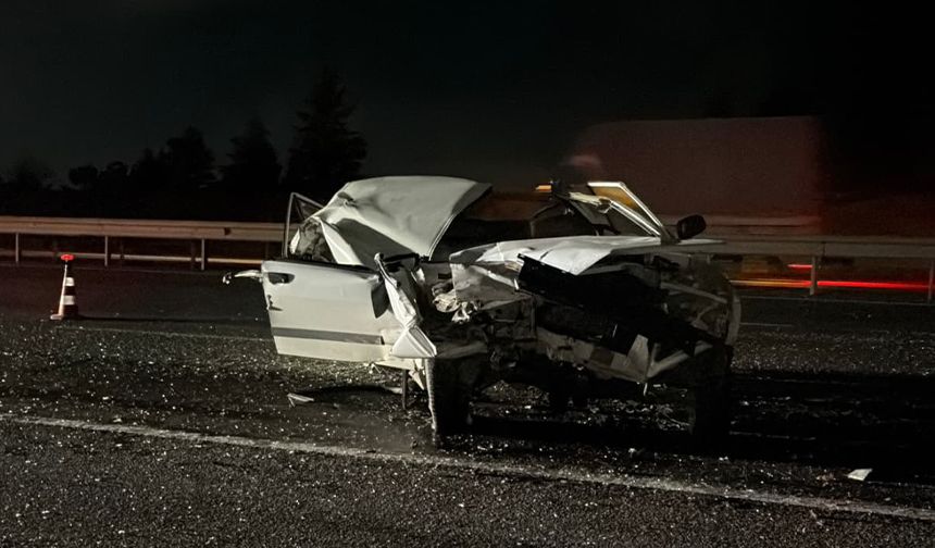 Eskişehir'de feci kaza: Kağıt gibi yırtıldı