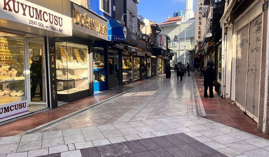 Eskişehirliler vitrine bakıyor alışverişi erteliyor!