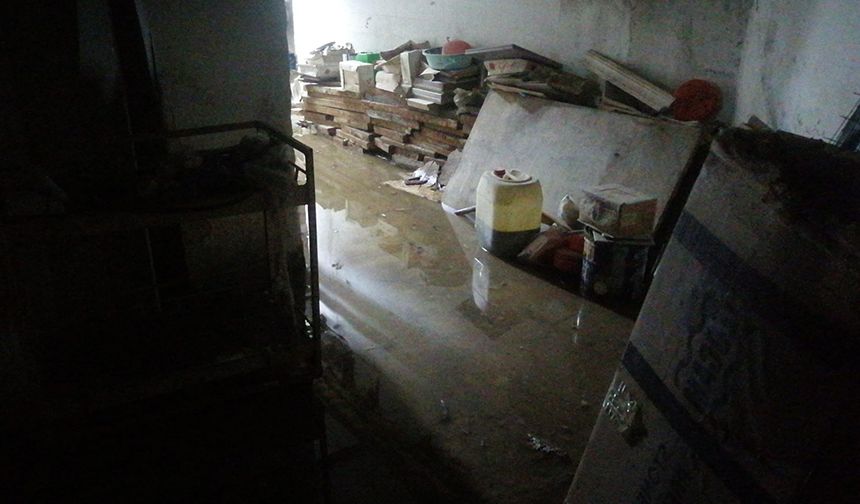 Eskişehir'de dükkanını açmaya gelen esnaf şok geçirdi: İşyerleri göle döndü