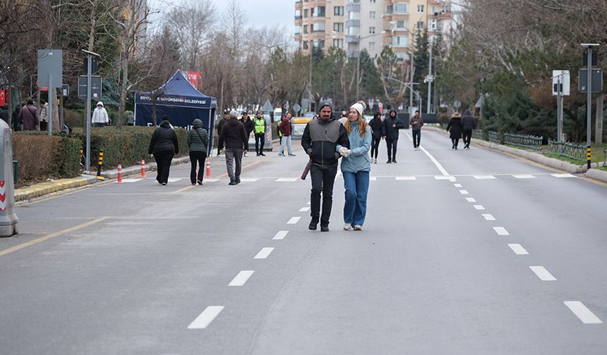 Eskişehir'de sokaklar bir günlüğüne nefes aldı: Caddeler yayalara kaldı