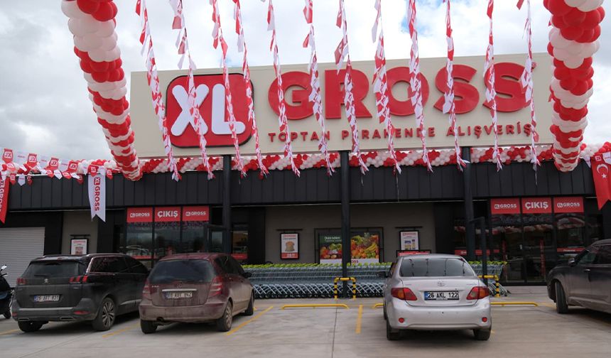 Eskişehir’in alışverişteki yeni devi açıldı: Açılışa özel "1 TL" kampanyası