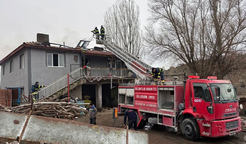 Eskişehir'in ilçesinde yangın paniği: Mahalleli seferber oldu