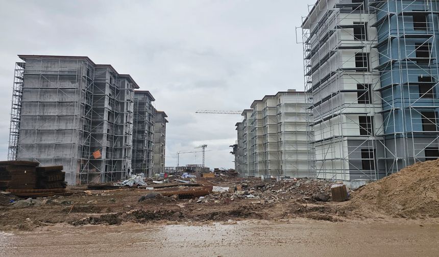 Eskişehir’de TOKİ şantiyesinde iş kazası: 6. kattan düşen işçi yaşam mücadelesi veriyor