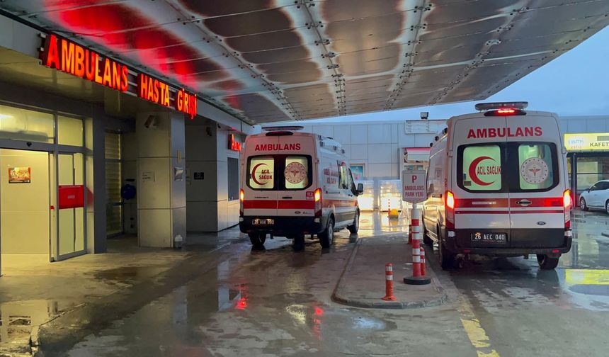 Eskişehir'de ocakta unutulan yemek anne ve 2 oğlunu hastanelik etti