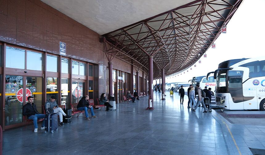 Bayram öncesi Eskişehir otogarında şaşırtan manzara