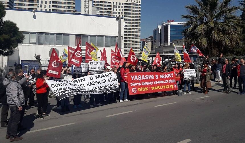 Eskişehir'de çalışan kadınlardan şiddete karşı protesto