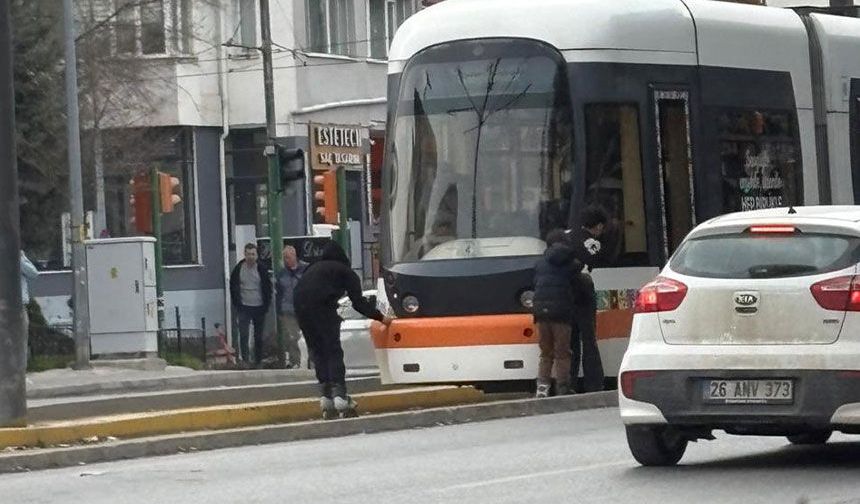 Eskişehir'de çocukların yürekleri ağızlara getiren görüntüsü