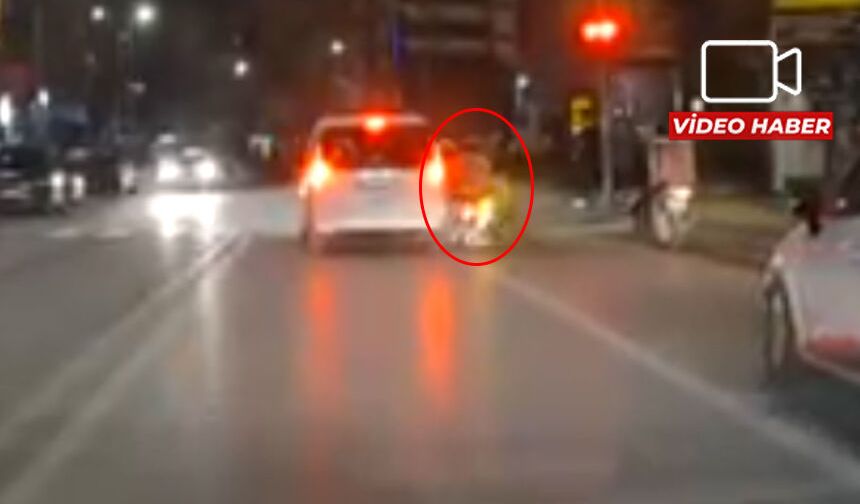Eskişehir'de kırmızı ışıkta ilginç kaza: O anlar kamerada