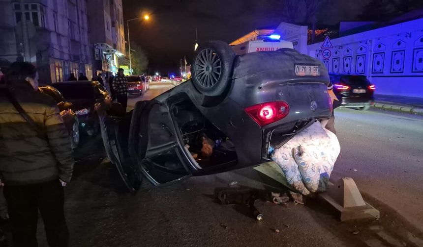 Eskişehir'de kaza: Yoldaki taşlara çarpan araç takla attı!