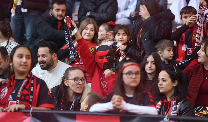 Yeni nesil Eskişehirspor sevgisiyle yetişiyor