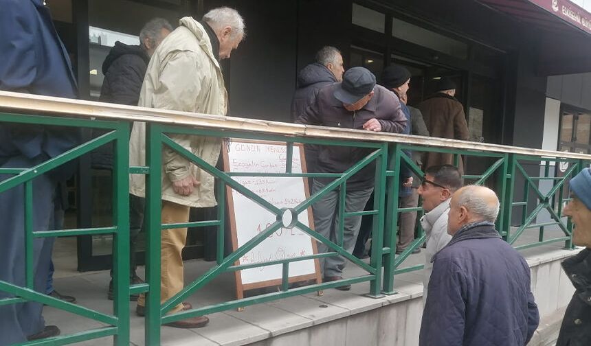 Eskişehir'de her gün bine yakın insan faydalanıyor: Menüye bakan kuyruğa giriyor