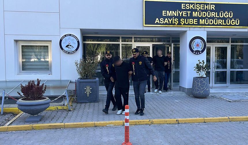 Eskişehir'deki 25 yaşındaki gencin cinayetinde 3 kişi adliyede