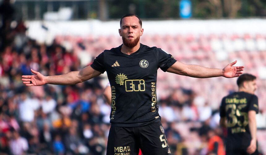 Eskişehirspor'un gol makinası atmaya devam ediyor