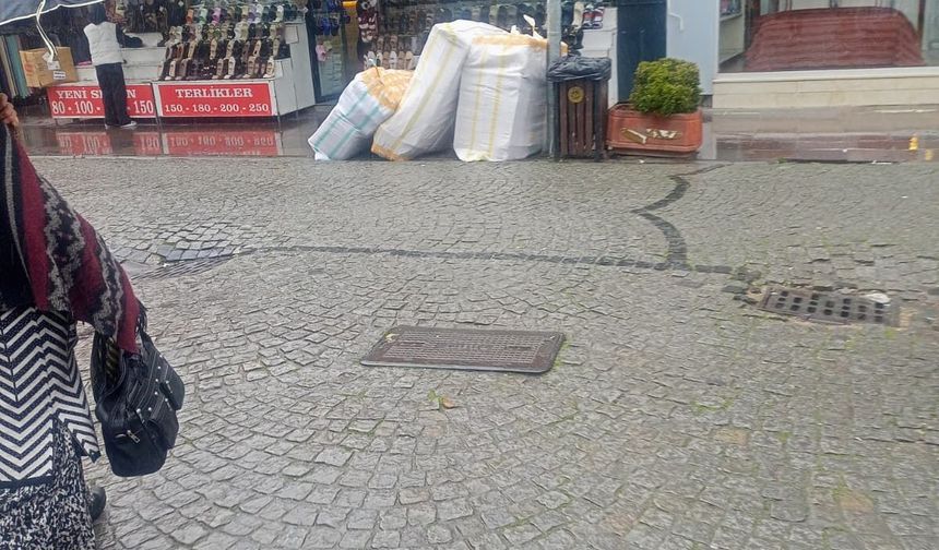 Eskişehir'de çuvallar yola bırakıldı