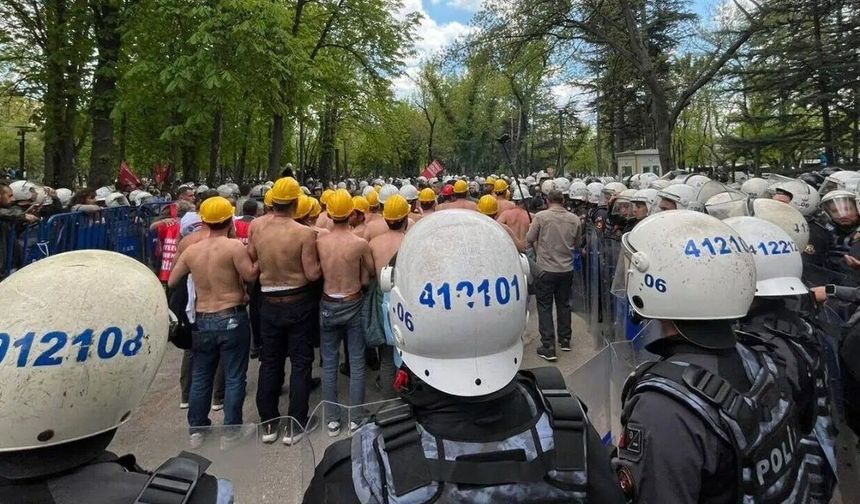 Patronun cebinde altın saat, işçinin cebinde pazar listesi, polisin cebinde biber gazı