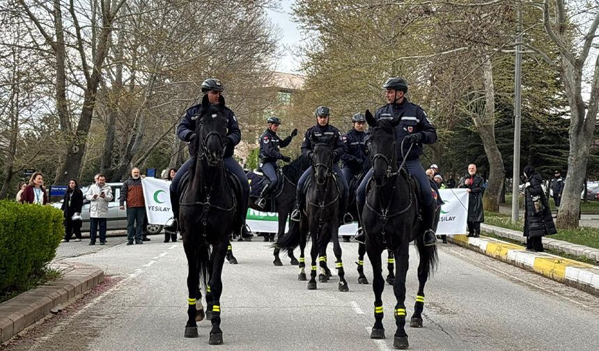 Eskişehir'de görenler şaşkına döndü: 2 gün sürecek festival başladı