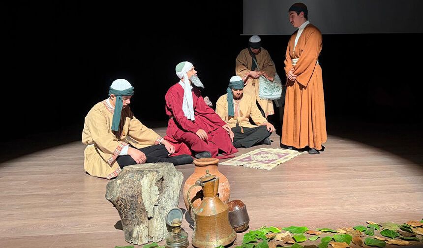 Eskişehirli tasavvuf şairi Yunus Emre'ye anma gecesi