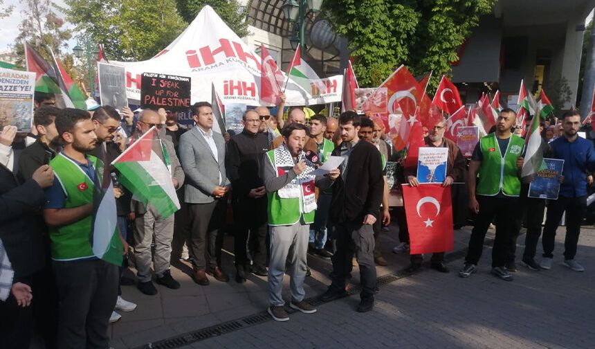 İsrail'in saldırısına Eskişehir'de protesto: Nöbet başlatıldı