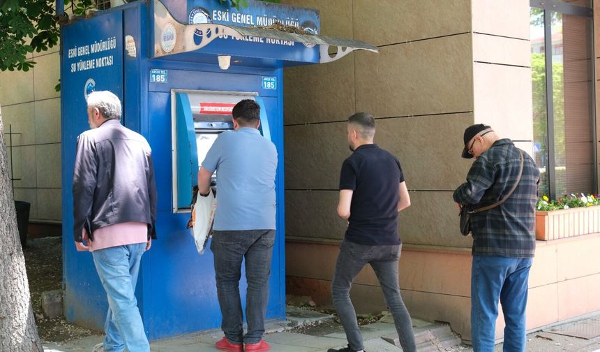 Eskişehir'de yangın işlemleri durdurdu: Vatandaş isyan etti