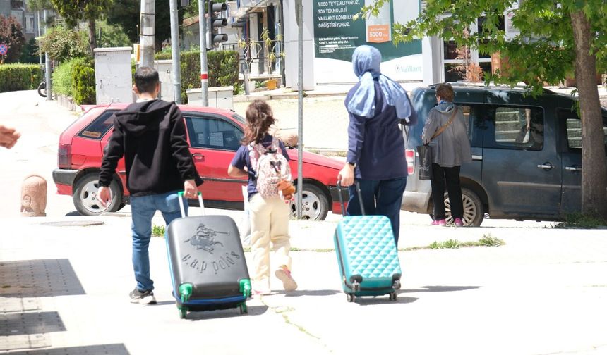 Eskişehir'de valizini alan yola çıktı
