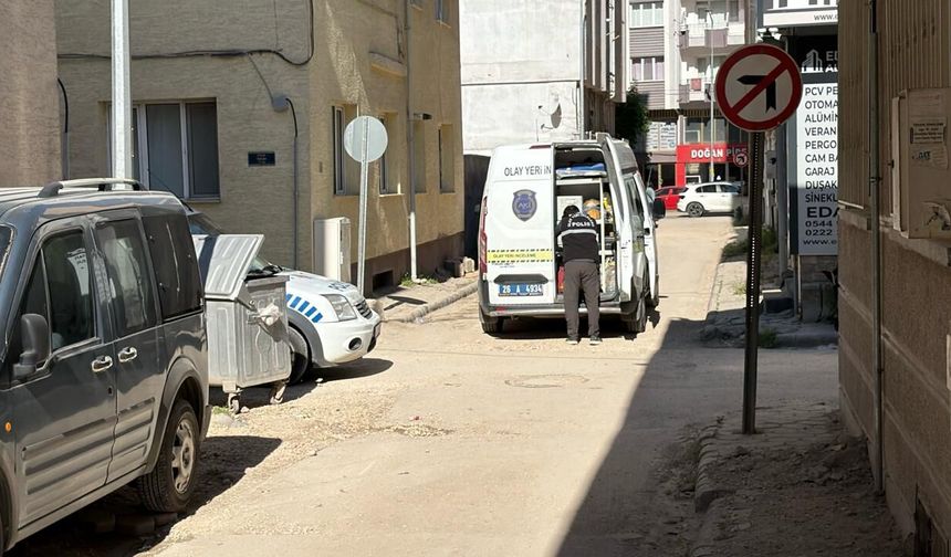 Eskişehir'de şüpheli ölüm: Eşini evde cansız halde buldu