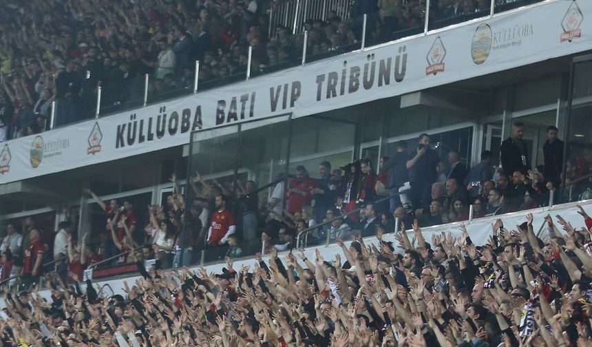 Eskişehirspor taraftarı 1 saat 17 dakikada tamamını tüketti!