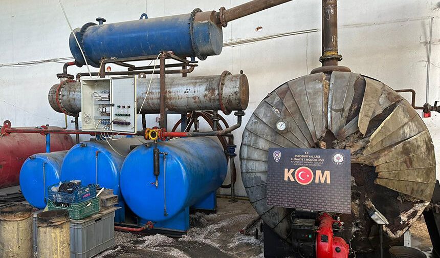 Eskişehir'de kaçak yakıt operasyonu: Üretim tesisi kurmuşlar