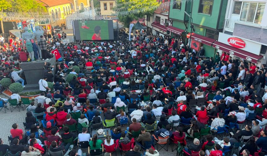 Eskişehirliler milli heyecana Odunpazarı'nda ortak oldu