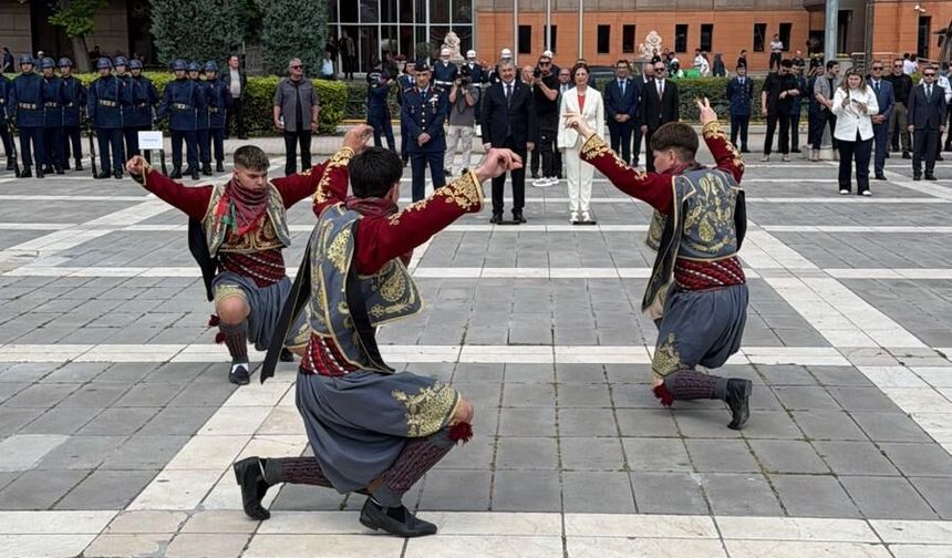Atatürk’ün Eskişehir’e ilk gelişinin 106. yılı törenle anıldı