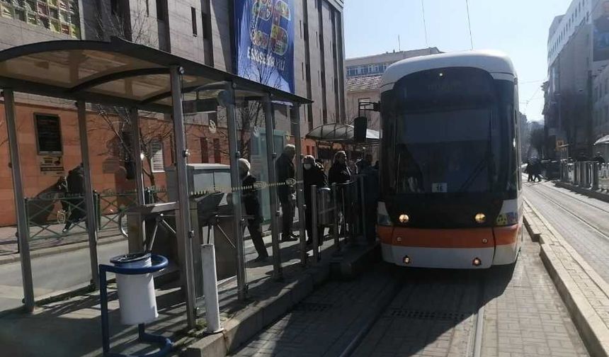Eskişehir tramvaylarına böyle binerseniz cezası 2 bin 993 TL!