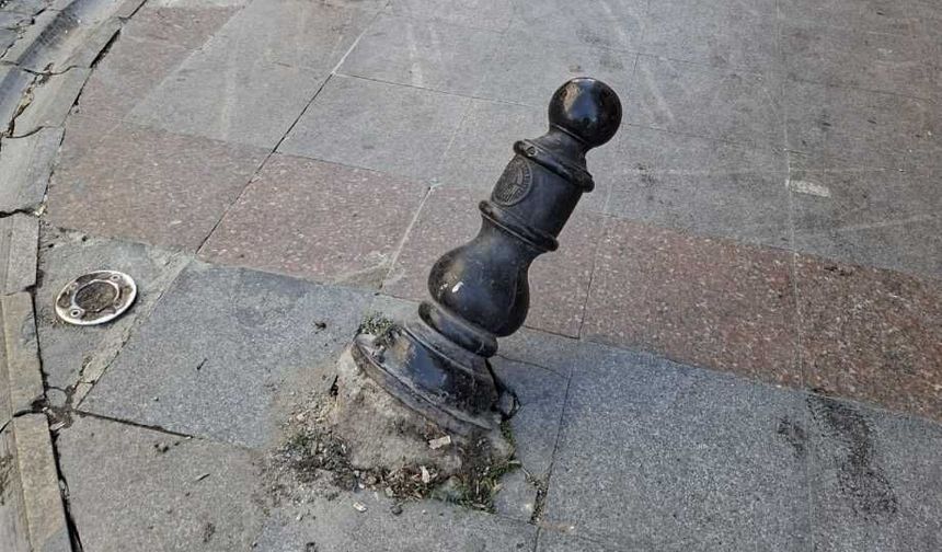 Eskişehir'deki kırık dubalar tamir için bekliyor