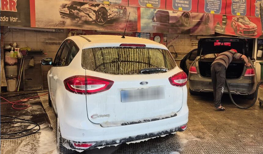 Eskişehir'de işler durgun: Oto yıkamacılar dört gözle onları bekliyor